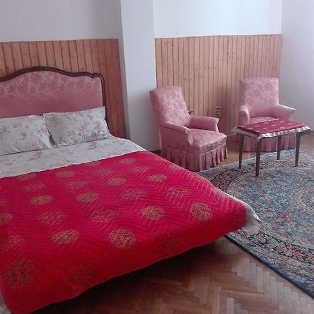 كرايوفا Alfredo Hostel المظهر الخارجي الصورة