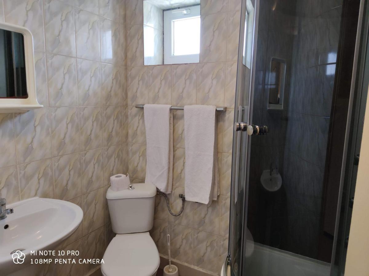 كرايوفا Alfredo Hostel المظهر الخارجي الصورة