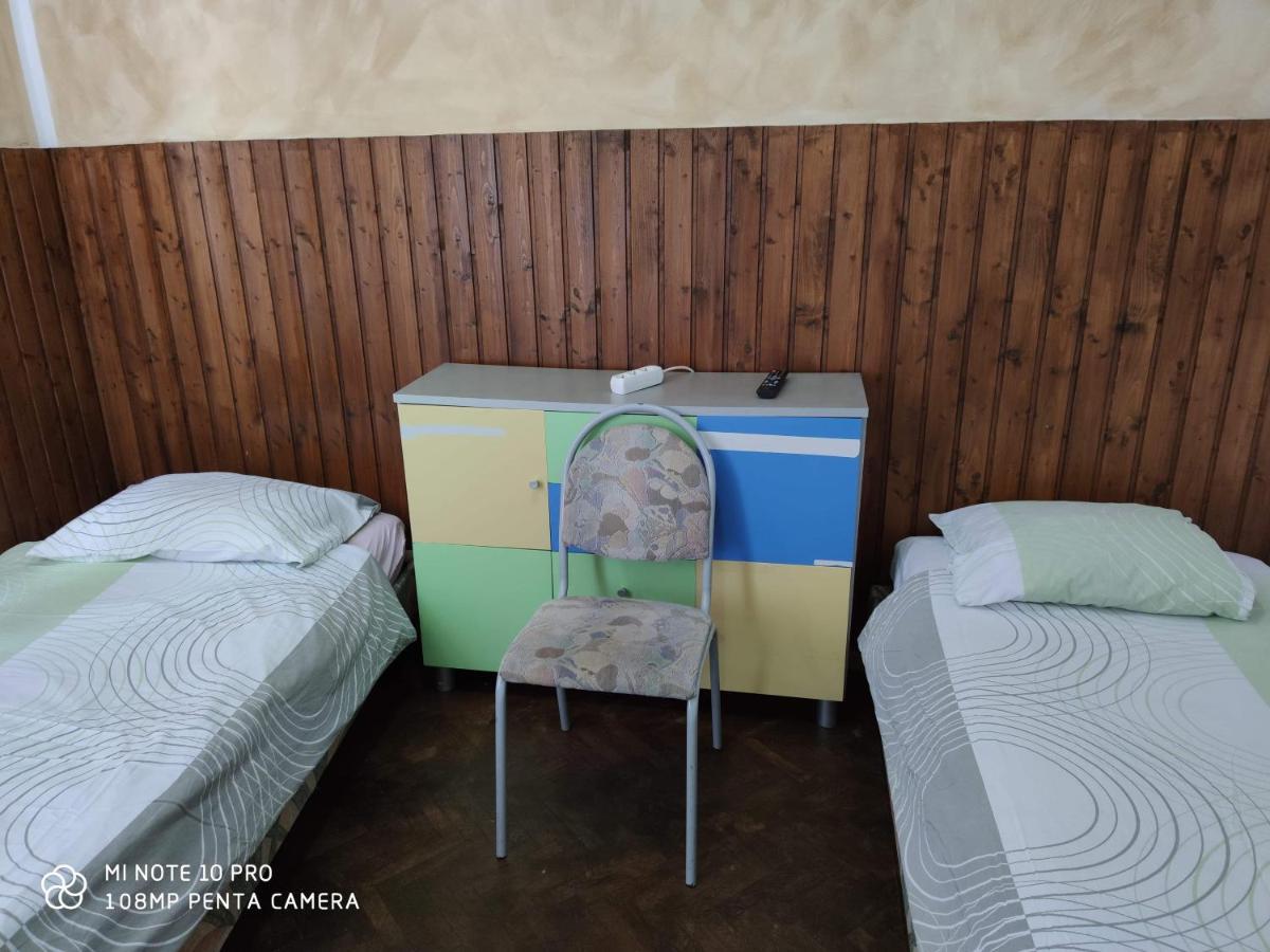 كرايوفا Alfredo Hostel المظهر الخارجي الصورة