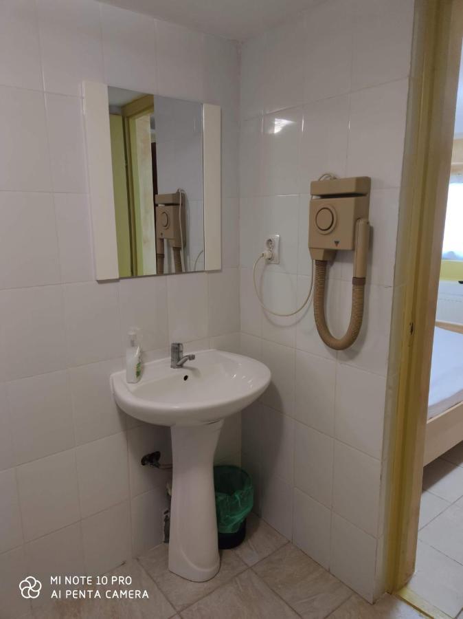 كرايوفا Alfredo Hostel المظهر الخارجي الصورة