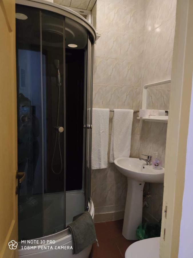 كرايوفا Alfredo Hostel المظهر الخارجي الصورة